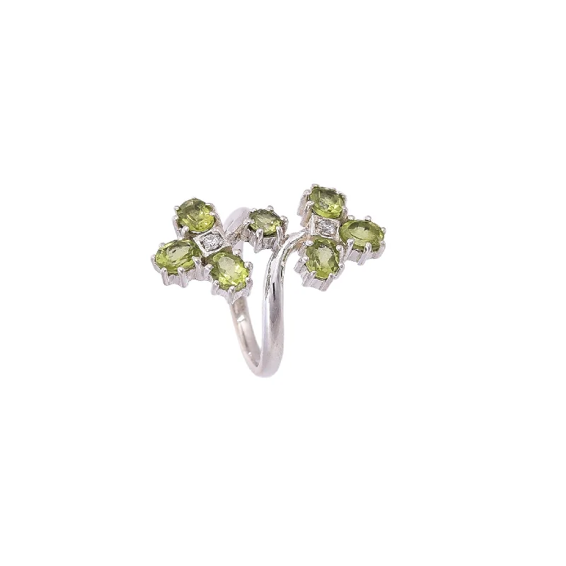 Women’s minimalist silver ring-Silver Mountain 925 Sterling Silver Peridot CZ Ring